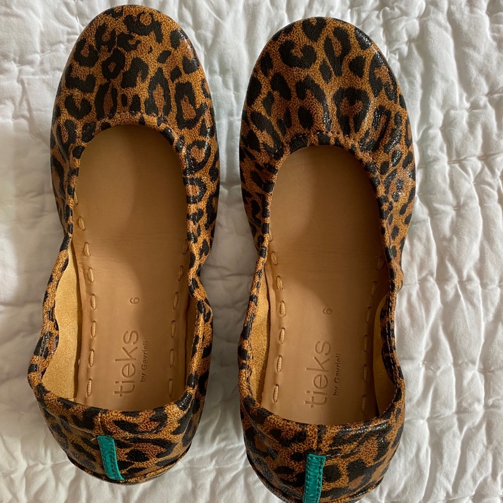 Brand New Unworn Leopard Tieks NWOB